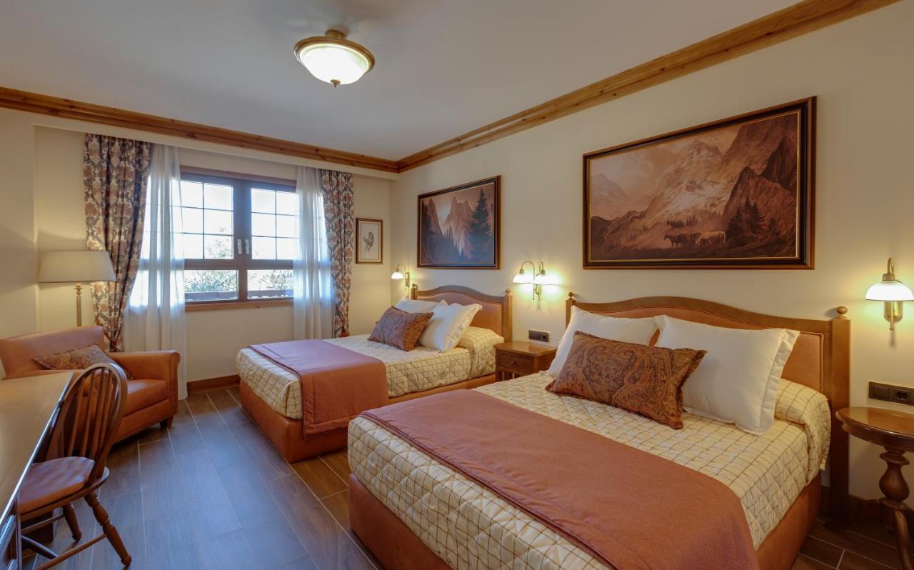 Portaventura Colorado Creek: Theme Park Access Included 4* Salou